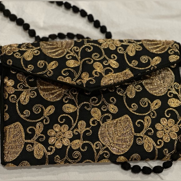 Gold Thread Wallet Purse - Picture 2 of 2